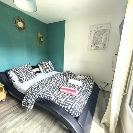 Proche De Paris Et A 10 Minutes D'orly Guest house