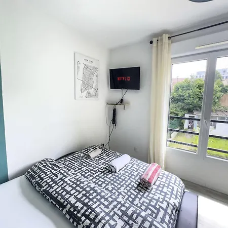 Guest house Proche De Paris Et A 10 Minutes D'orly