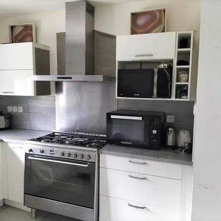 Proche De Paris Et A 10 Minutes D'orly 3*